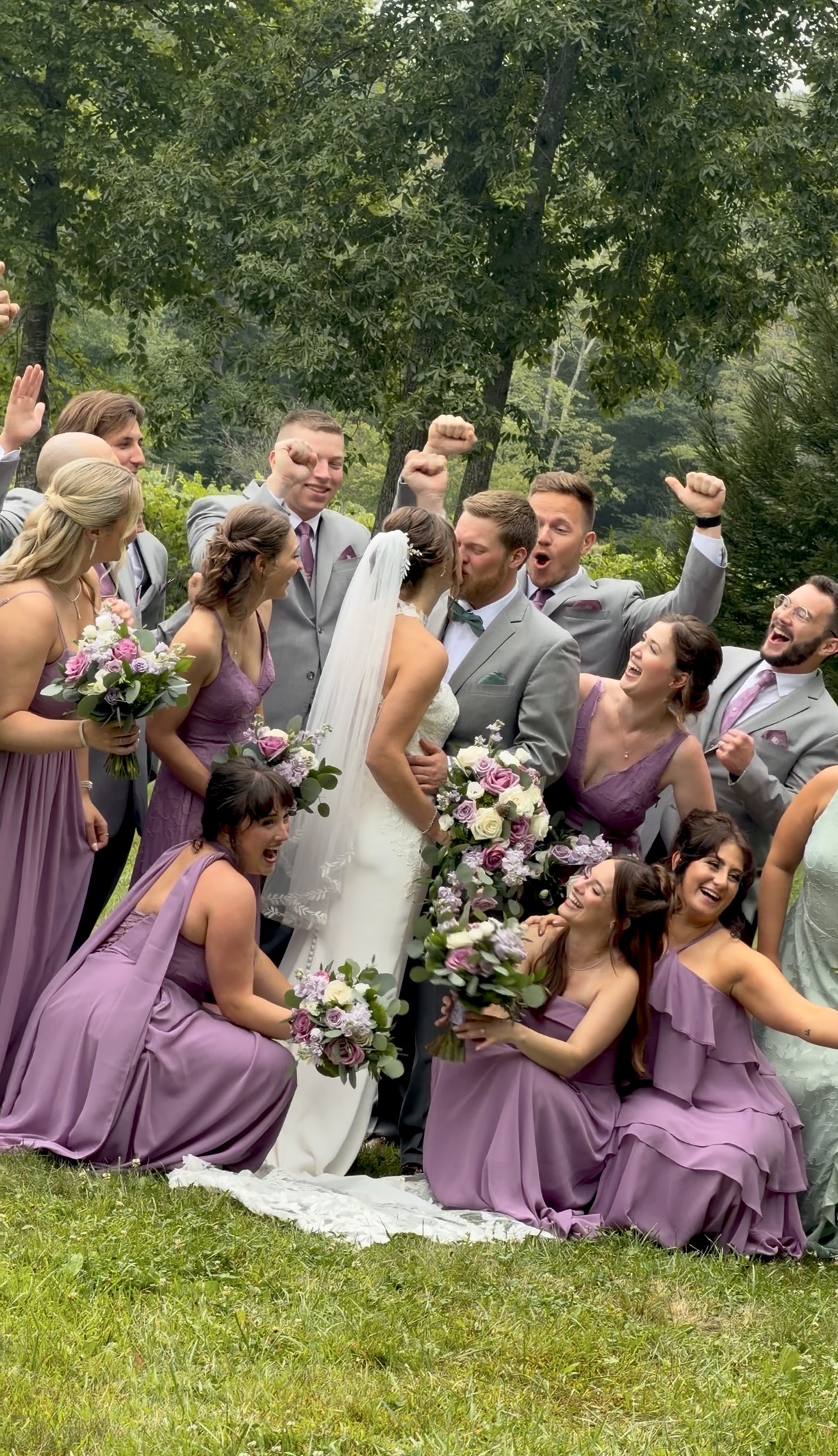 Pure joy with the wedding party | Photography: @solarephotos